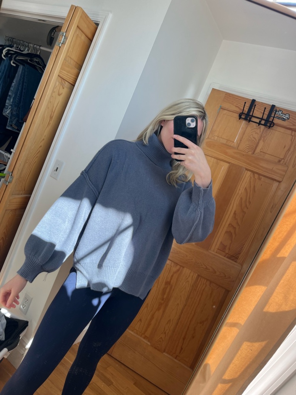 Oversized blue turtleneck sweater - Picture 3 of 3